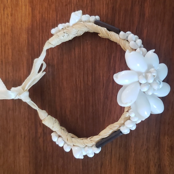 💙 10 for $20- shell bracelet - Picture 2 of 3